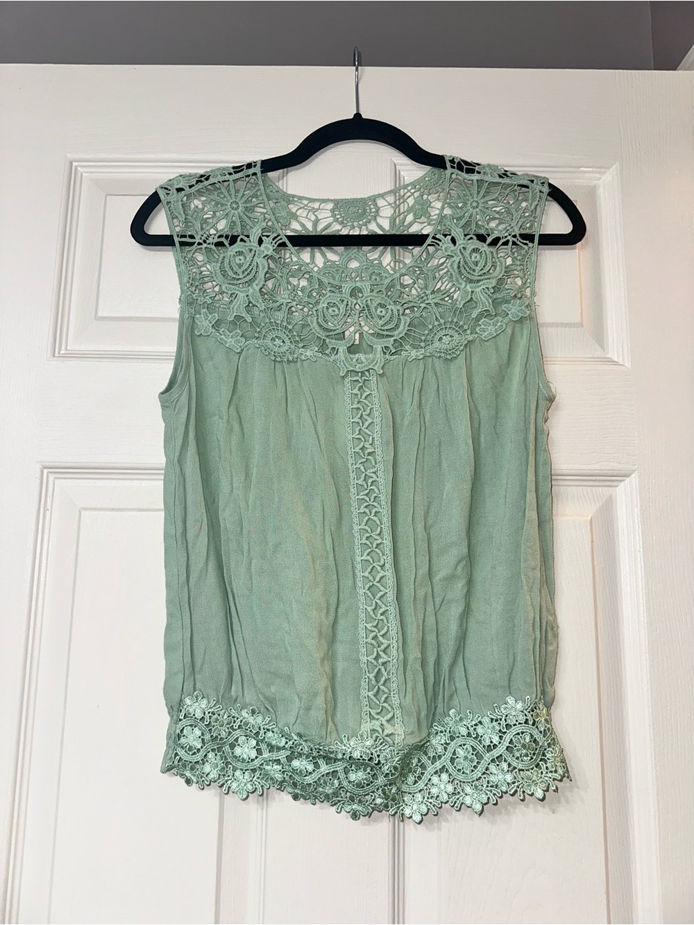 Lace Trim Sleeveless Top Soft Green
